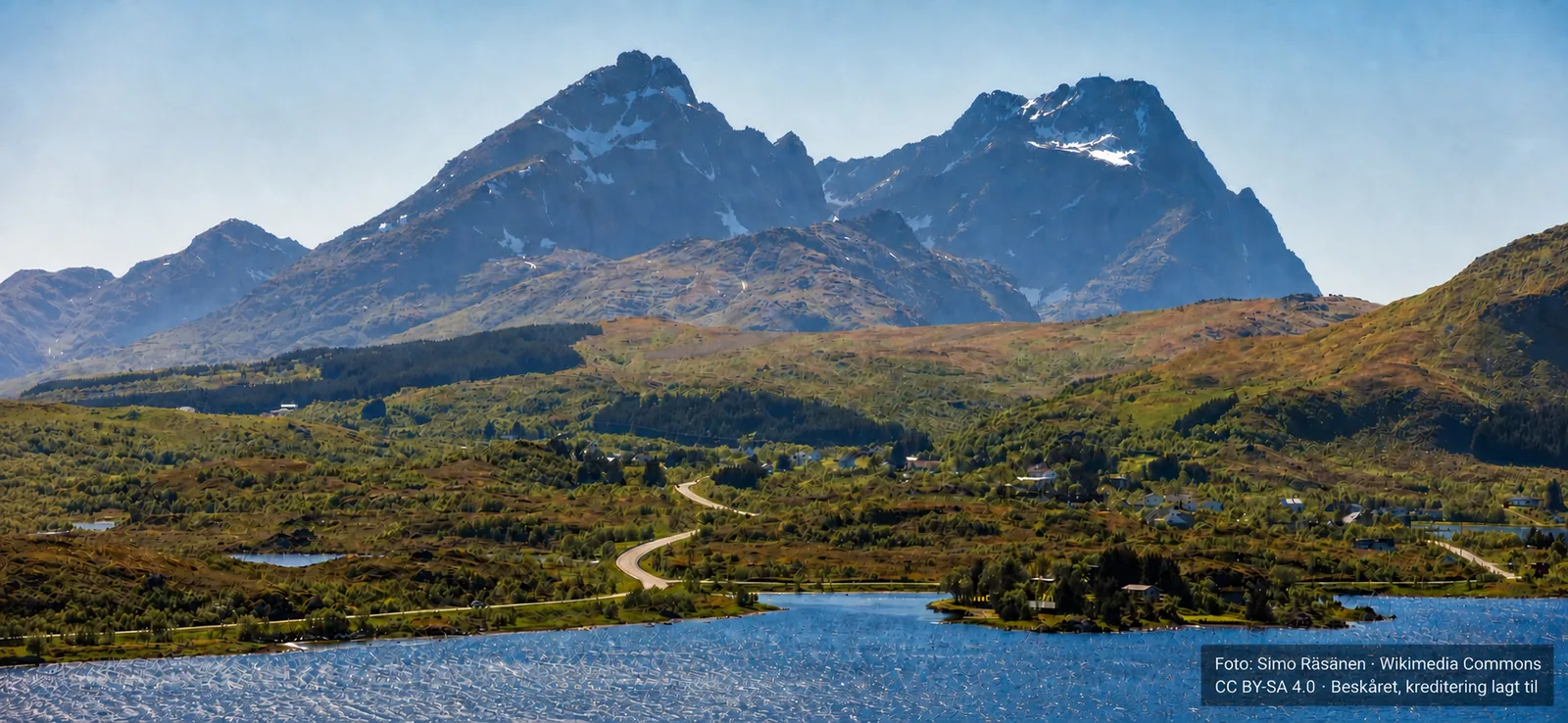 Fjellandskap på Vestvågøy i Lofoten